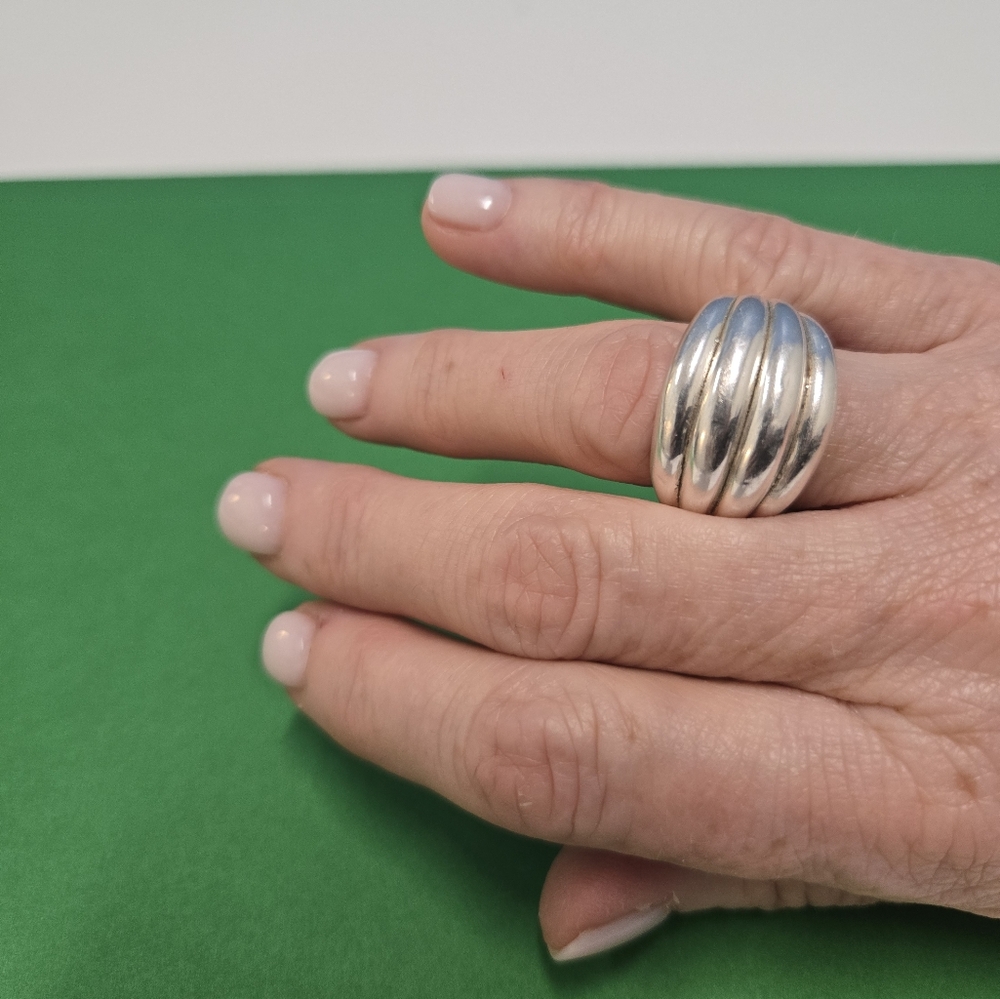 RING - Picture 8 of 8